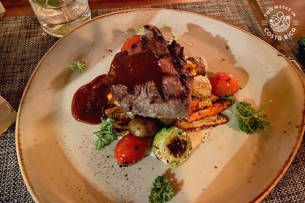 steak with vegetables dish