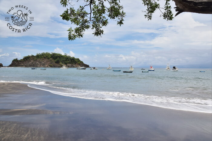 A gentle wave on Playa Ocotal